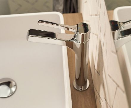 Mutassa a/az Mofém Pilar mosdó csaptelep XL, leeresztőszelep nélkül részleteit Kép Mofém Pilar mosdó csaptelep XL, leeresztőszelep nélkül