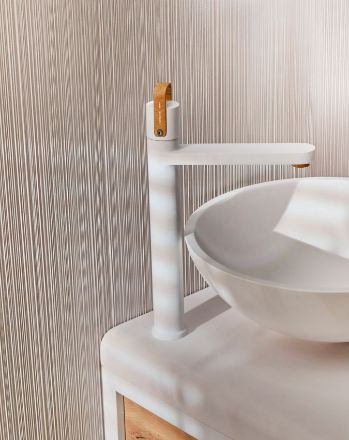 Mutassa a/az Teka LAVI mosdó csaptelep M fehér/amazonas tölgy részleteit Kép Teka LAVI mosdó csaptelep M fehér/amazonas tölgy