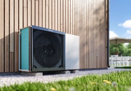 Mutassa a/az Daikin  Altherma 3 fűtési/hűtési levegő-víz monoblokkos hőszivattyú, 16 kW-os teljesítmény, 3 kW-os fűtőpatronnal, egyfázisú részleteit Kép Daikin  Altherma 3 fűtési/hűtési levegő-víz monoblokkos hőszivattyú, 16 kW-os teljesítmény, 3 kW-os fűtőpatronnal, egyfázisú