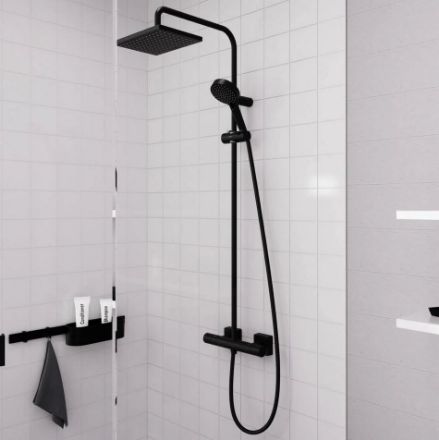 Mutassa a/az Hansgrohe Vernis Shape Showerpipe 230, 1 jet, termosztátos zuhanyrendszer matt fekete részleteit Kép Hansgrohe Vernis Shape Showerpipe 230, 1 jet, termosztátos zuhanyrendszer matt fekete