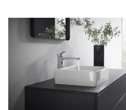 Mutassa a/az Hansgrohe Vernis Shape egykaros zuhanycsaptelep falsíkon kívüli szereléshez, matt fekete részleteit Kép Hansgrohe Vernis Shape egykaros zuhanycsaptelep falsíkon kívüli szereléshez, matt fekete