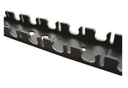 Mutassa a/az Pipelife rögzítősín D10 mm-es csőhöz, falra vagy mennyezetre 2 méter hosszú részleteit Kép Pipelife rögzítősín D10 mm-es csőhöz, falra vagy mennyezetre 2 méter hosszú