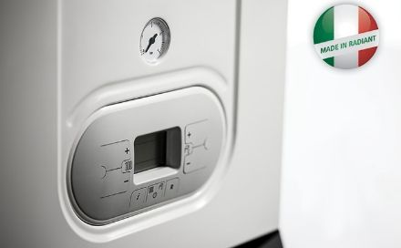 Mutassa a/az Radiant R1K 34/B COMBI-TECH (ERP) kondenzációs fűtő falikazán bojlervezérléssel, 34 kW (HMV: 34 kW) részleteit Kép Radiant R1K 34/B COMBI-TECH (ERP) kondenzációs fűtő falikazán bojlervezérléssel, 34 kW (HMV: 34 kW)